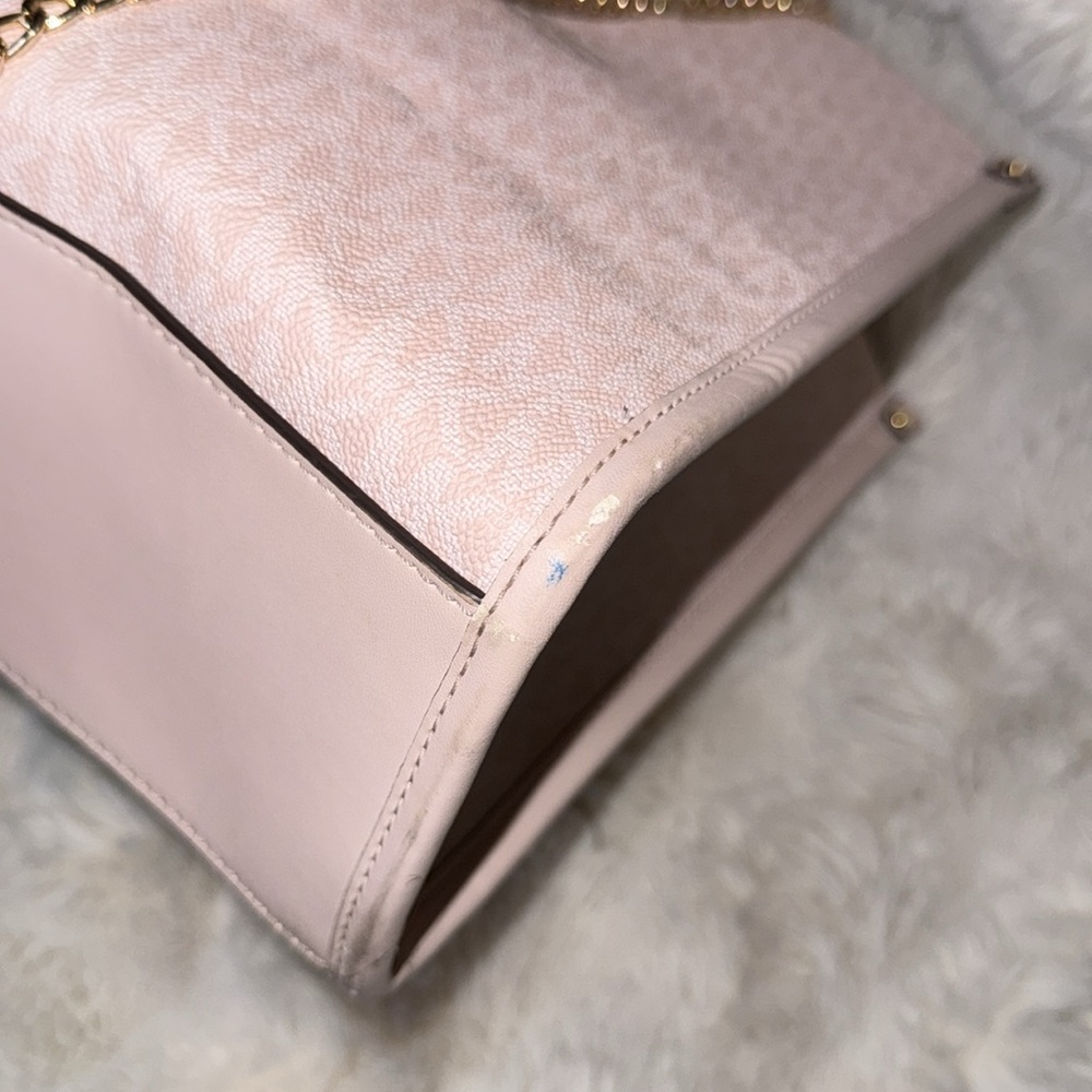 MICHEAL KORS MONOGRAM TOTE - Picture 2 of 12